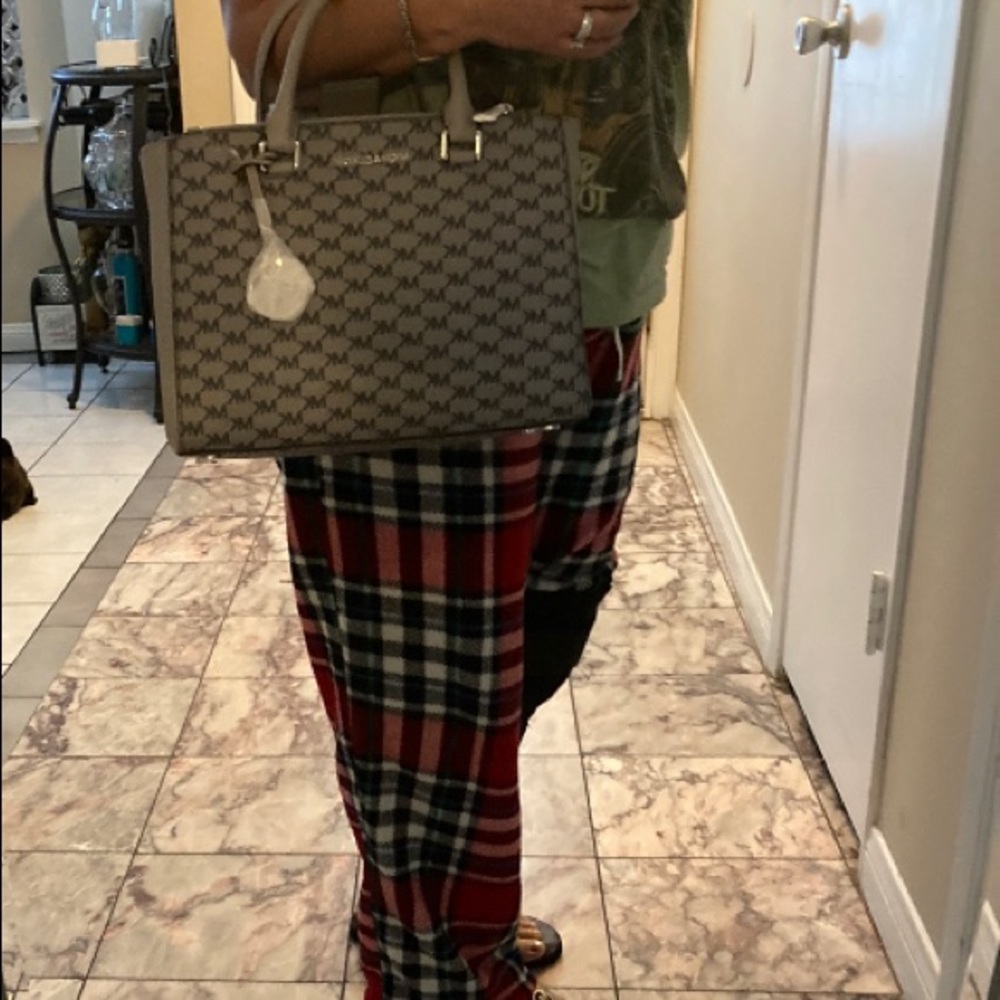 MICHAEL KORS 5PC SET - Picture 10 of 10